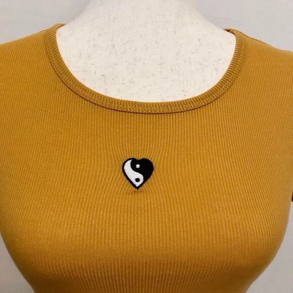 Hippie Rose NWT Cropped Short Sleeves Top Juniors S - Picture 3 of 10